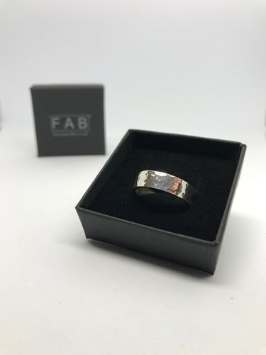 Ladies 925 Sterling Silver Hammered Planished Textured Ring In Back Jewellery Box.